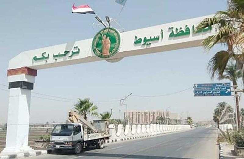 محافظ أسيوط يتابع إنشاء مجمع تدوير المخلفات الصلبة بتكلفة 200 مليون جنيه