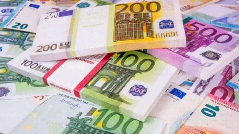 سعر اليورو أمام الجنيه المصري في تعاملات اليوم السبت 8 يوليو 2023