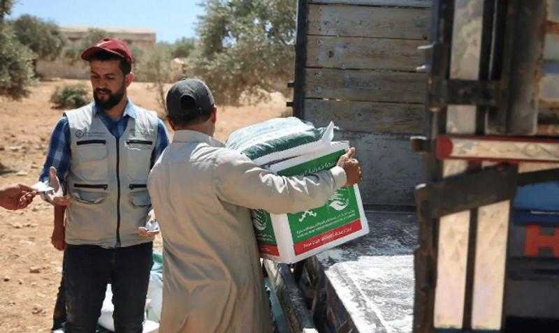 سلمان للإغاثة يواصل توزيع المساعدات الإغاثية لمتضرري الزلزال في محافظة إدلب السورية