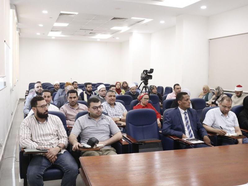 ”البحوث الإسلامية” يعقد دورة تدريبية لتأهيل باحثي المجمع على التعامل مع نصوص التراث الإسلامي