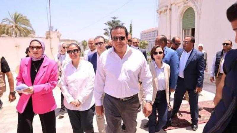 وزير الصحة يتفقد مقر هيئة الإسعاف بكوم الدكة بالأسكندرية