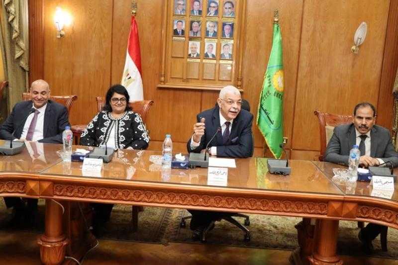 رئيس جامعة المنوفية يستعرض لتنسيقية الأحزاب مشروع إنشاء المعهد القومي للأورام