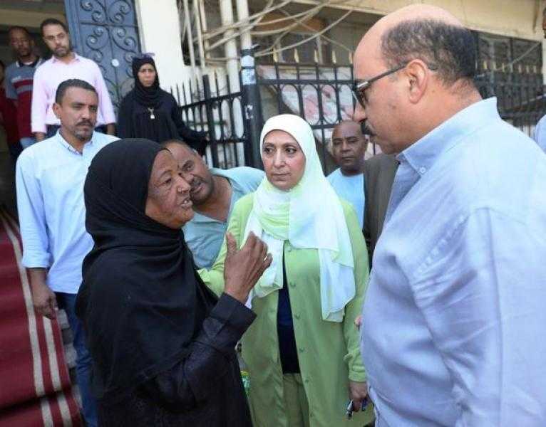محافظ أسوان يتفقد لجان تلقي رغبات أهالي النوبة لصرف التعويضات