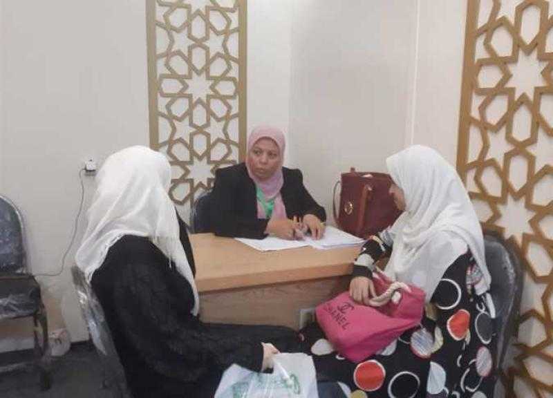 الواعظات يشاركن في ركن الفتوى بجناح الأزهر بمعرض الأسكندرية للكتاب