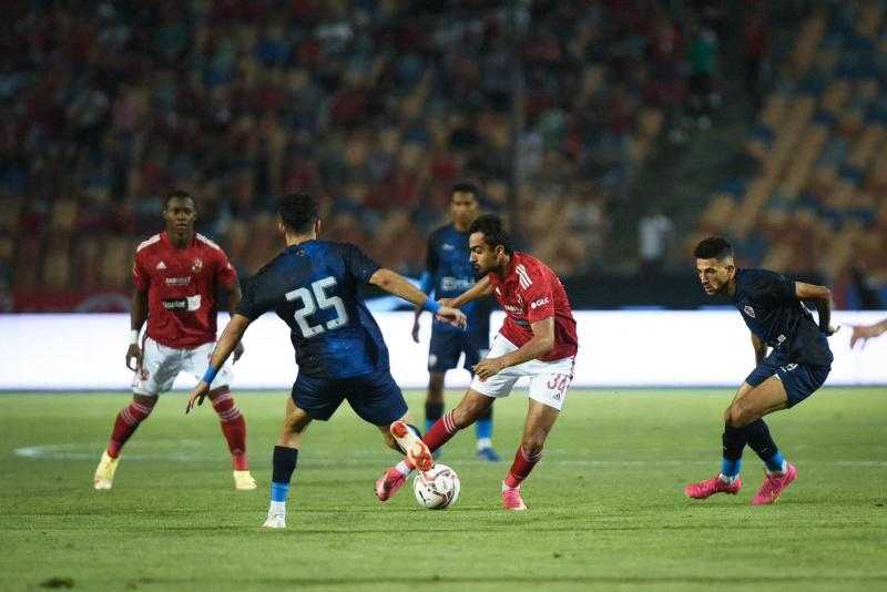 معوض: الموسم الحالي استثنائي للاعبي الأهلي.. ومشكلة الزمالك عدم الاعتراف بالأخطاء