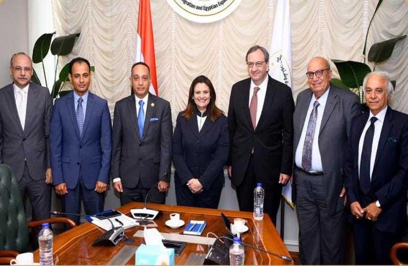 تحضيرات مؤتمر المصريين بالخارج ولقاءات مكثفة.. حصاد وزارة الهجرة في أسبوع
