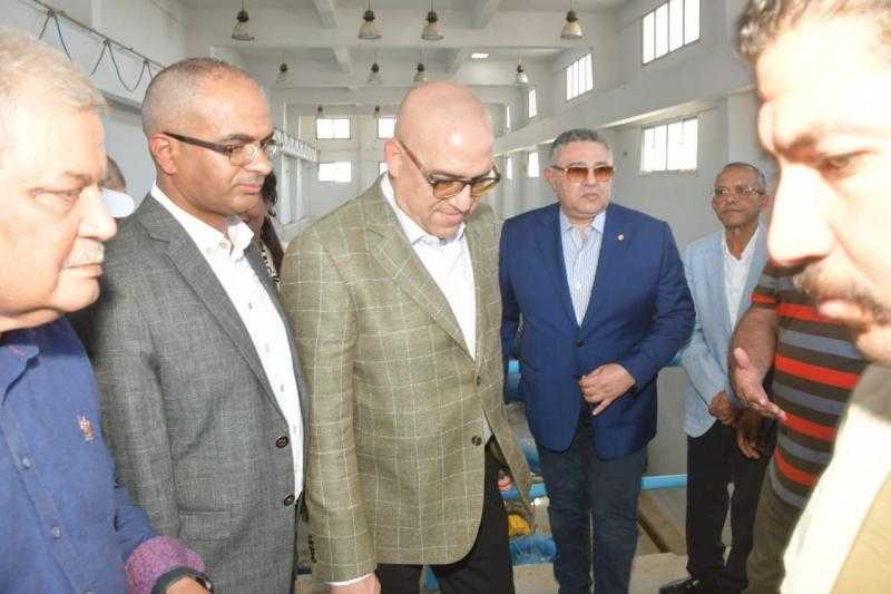 وزير الإسكان ومحافظ البحر الأحمر يتفقدان مشروع توسعات محطة الصرف الصحي بالغردقة