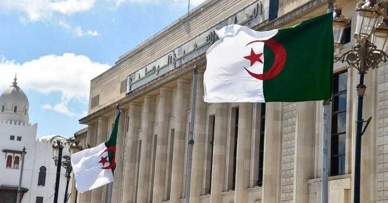 الجزائر تجدد دعوتها للدول الأجنبية لمساعدتها على استرجاع أموالها المهربة