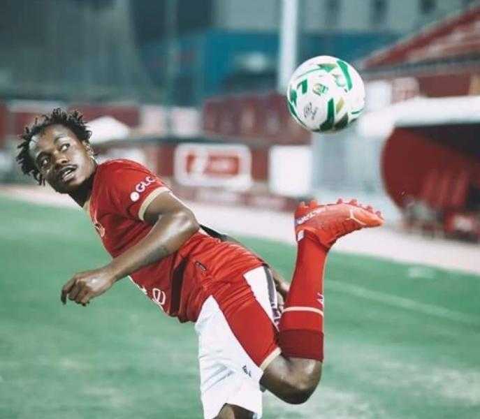 هل يرحل بيرسي تاو عن الأهلي خلال الانتقالات الصيفية؟