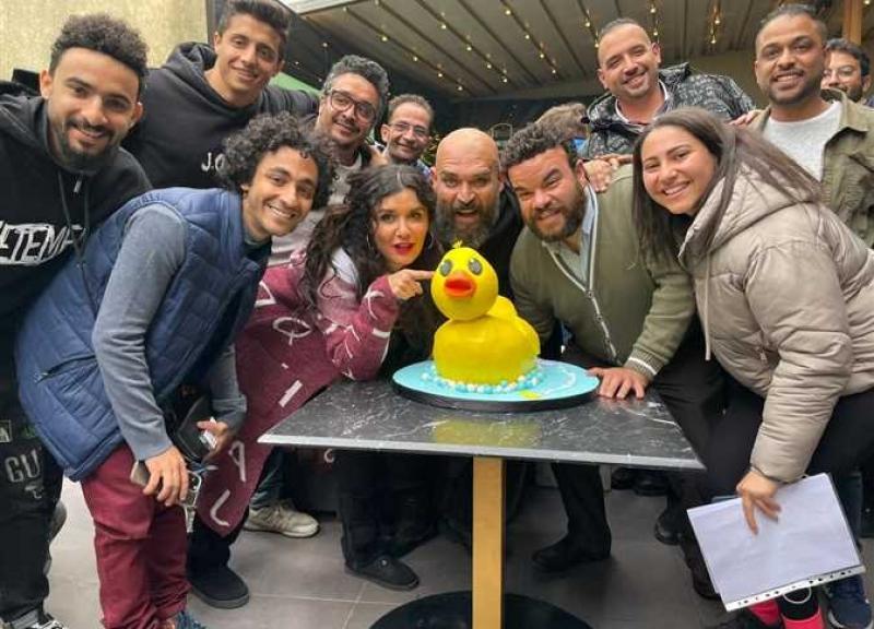 صلاح عبد الله يروج لفيلمه الجديد البطة الصفرا