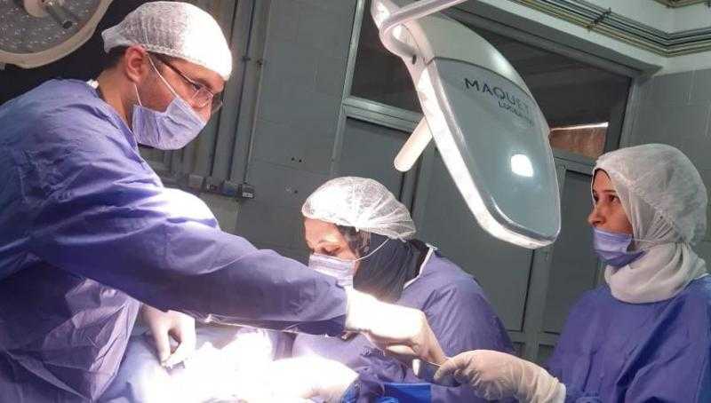 إجراء عملية انسداد معوي لطفلة عمرها 5 أيام للمرة الأولى بمستشفى أجا المركزي