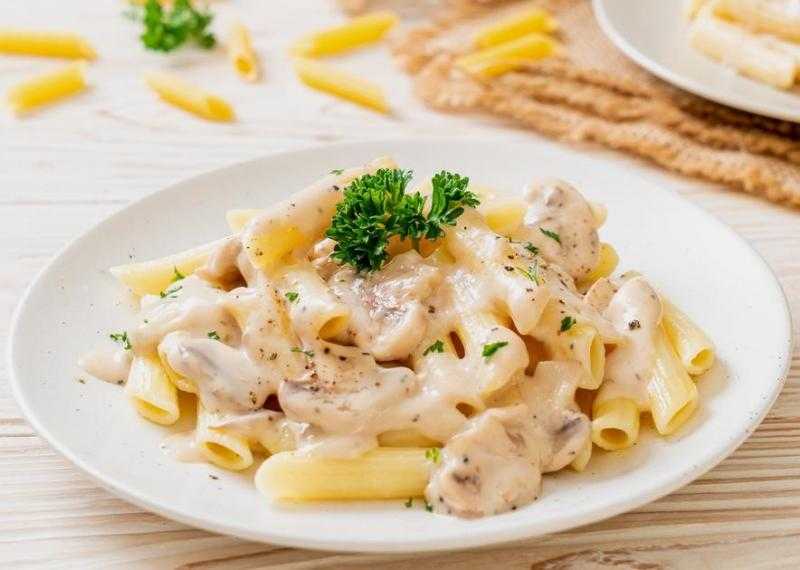 طريقة عمل مكرونة وايت صوص بالفراخ