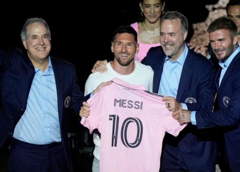 إنتر ميامي يقدم نجمه الجديد ليونيل ميسي أمام الجماهير