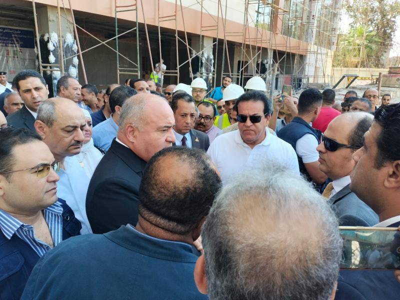 وزير الصحة يتفقد أعمال حملة ”100 يوم صحة” بمحافظتي قنا والأقصر