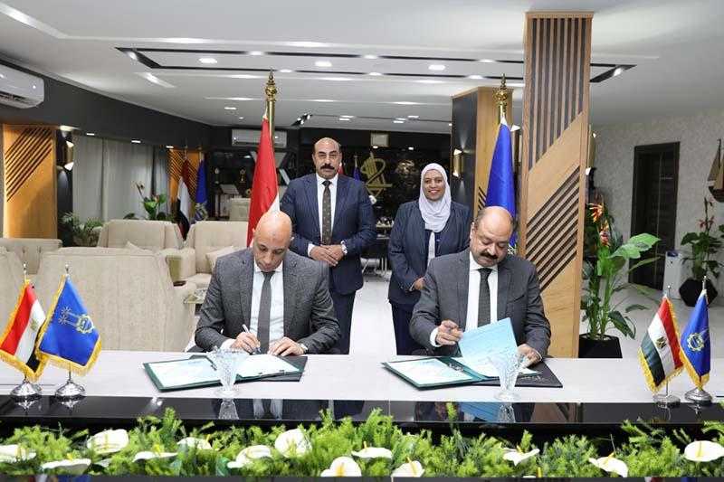 اتفاق لتنفيذ مشروع لإنتاج المياه المعدنية باستثمارات 100 مليون جنيه بأسوان | صور