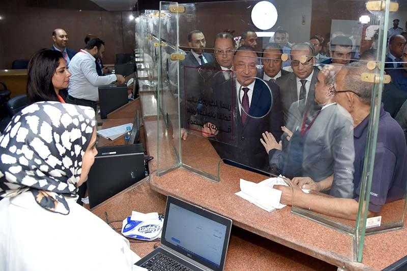 محافظ الإسكندرية ومساعدا وزير العدل يفتتحون فرع توثيق السيارات بمجمع المحاكم