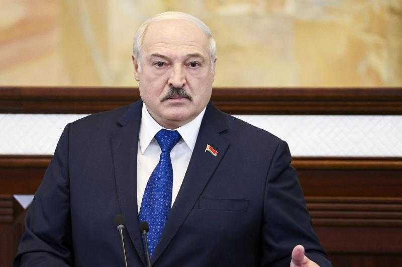 رئيس بيلاروسيا يصدق على اتفاقية لإنشاء مراكز تدريب قتالة مع روسيا