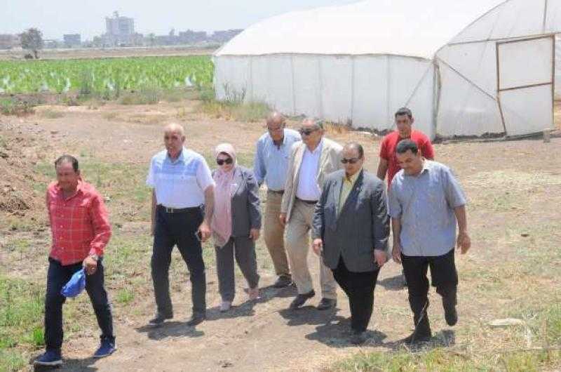 رئيس جامعة كفر الشيخ يشيد بالمشروعات البحثية في كلية الزراعة