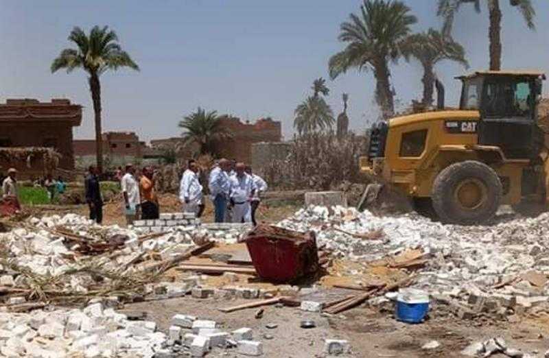 إزالة حالات تعد وبناء في المحلة الكبرى