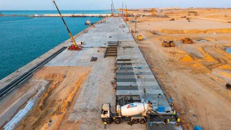 قناة السويس تشهد عبور 72 سفينة بإجمالي حمولات 4.9 مليون طن