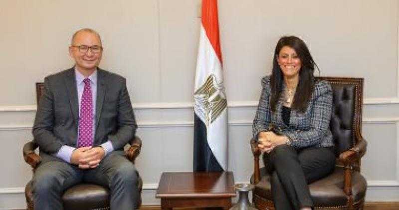 رانيا المشاط تبحث مع السفير الكندى تعزيز جهود التعاون الإنمائى