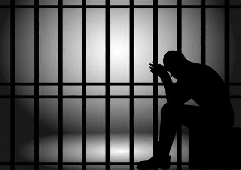 حبس مسجل خطر ضُبطت بحوزته مواد مخدرة وسلاح ناري بمنطقة الزاوية