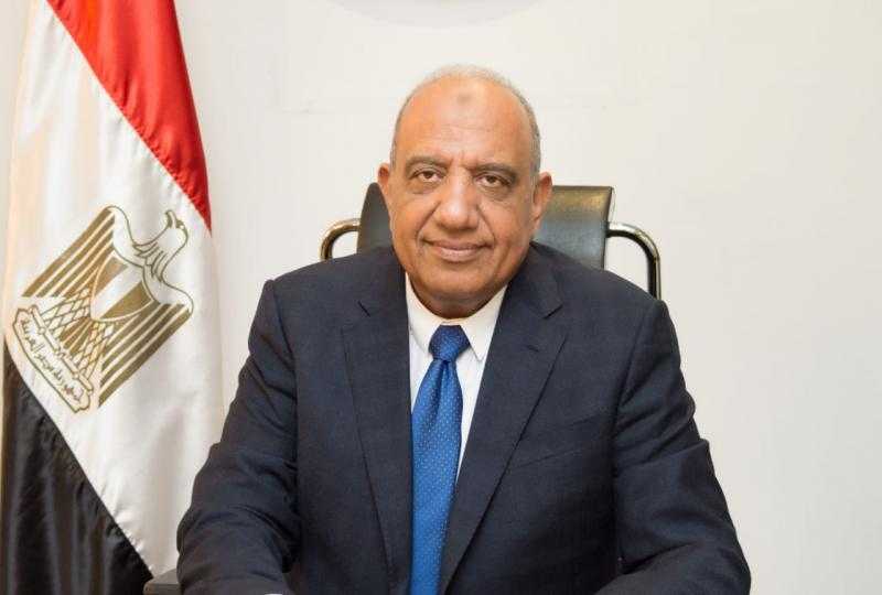 وزير قطاع الأعمال العام يبحث إجراءات إدراج القطن للتداول عبر بورصة السلع