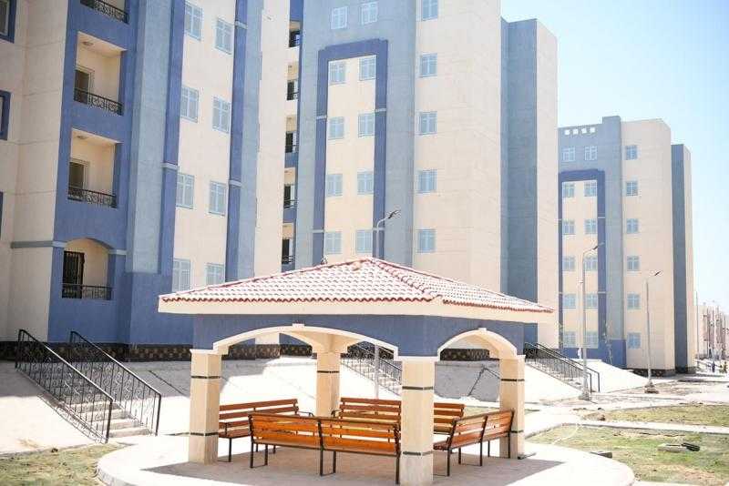 جهاز مدينة قنا يستأنف تسليم قطع أراضي الإسكان المميز بالحي السكني الرابع بمدينة قنا الجديدة