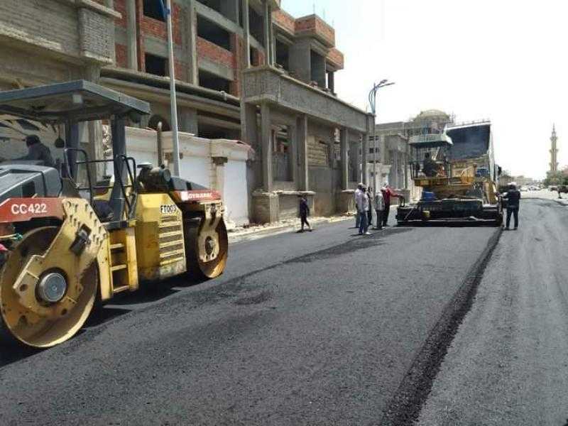 رصف طريق قرية الشلودي بتكلفة 11 مليون جنيه في مطروح