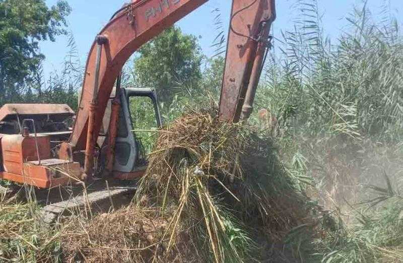 تطهير المصارف بأبو جرج وإصلاح أعطال الصرف بحى غرب بنى مزار | صور