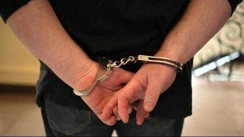 ضبط قائد سيارة محملة بحمولة زائدة والسير برعونة في القاهرة