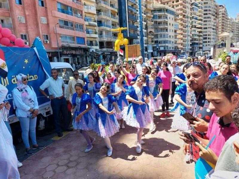 الإسكندرية تحتفل بعيدها القومي الـ71.. موكب زهور وعروض فنية