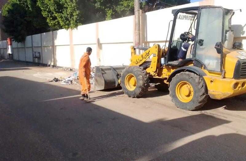 حملة صباحية تعيد الانضباط لميدان المحطة في حلوان