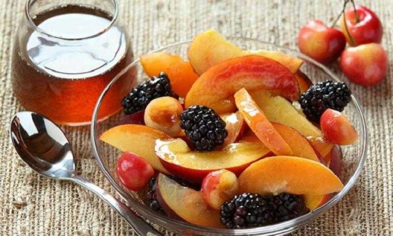 طبيب: العسل والفواكه من الحلويات الصحية الأكثر فائدة
