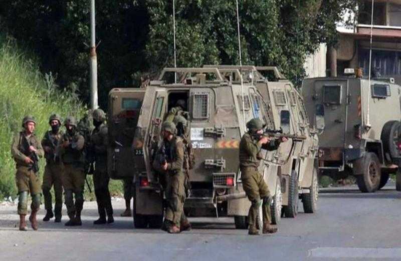 القوات الإسرائيلية تعتقل 30 فلسطينيا في الضفة الغربية