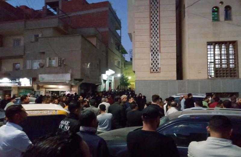 تشييع جثامين 5 أفراد من أسرة واحدة بقرية القلعة في قنا لقوا مصرعهم في حادث