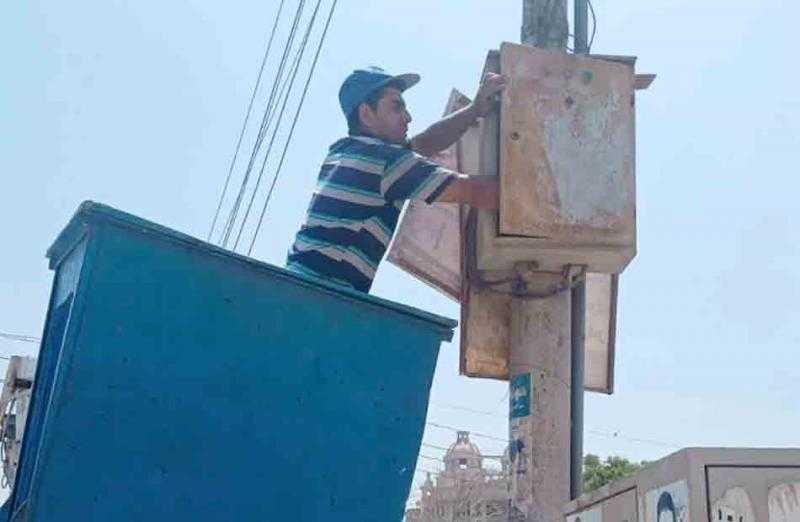 حملات لرفع كفاءة الإضاءة العامة في شوارع حي المنتزه ثان بالإسكندرية