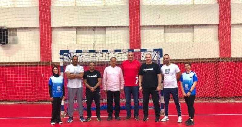 رئيس اتحاد اليد يزور معسكر منتخب الشابات استعدادا لبطولة أفريقيا بتونس
