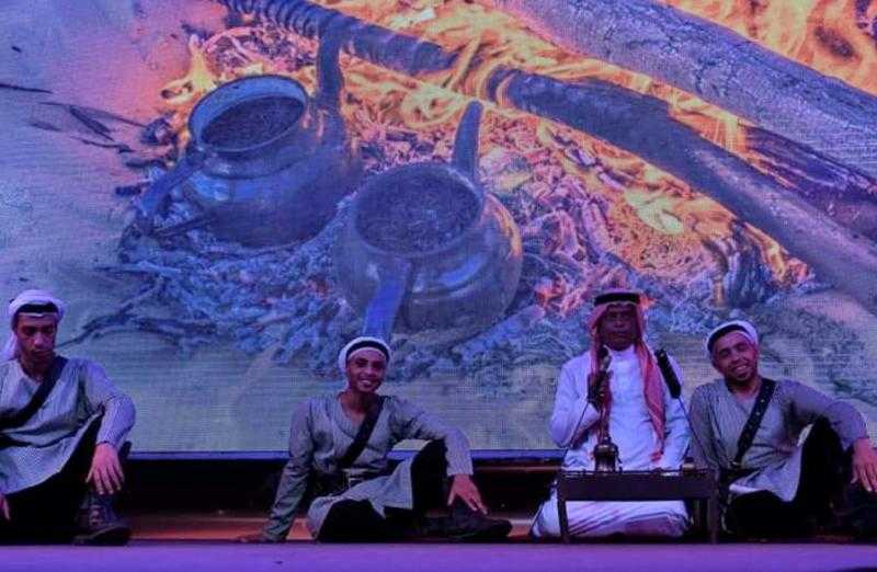 فرقتا العريش للفنون والتنورة الشعبية تقدمان عرضهما الأول بمسرح النادى الاجتماعى بمطروح