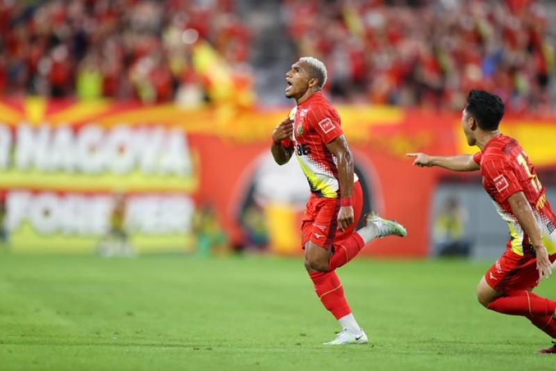 التعاون السعودي يعلن التعاقد مع البرازيلي ماتيوس كاسترو