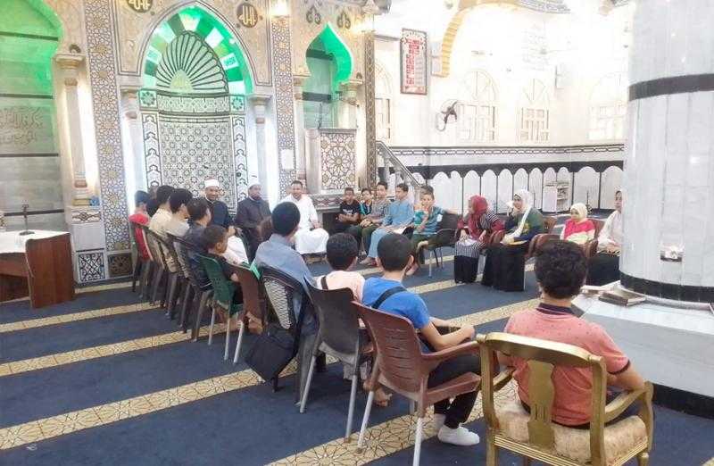 مسابقة ثقافية ودينية بين الطلاب المشاركين بالنشاط الصيفي للطفل بالمرج| صور