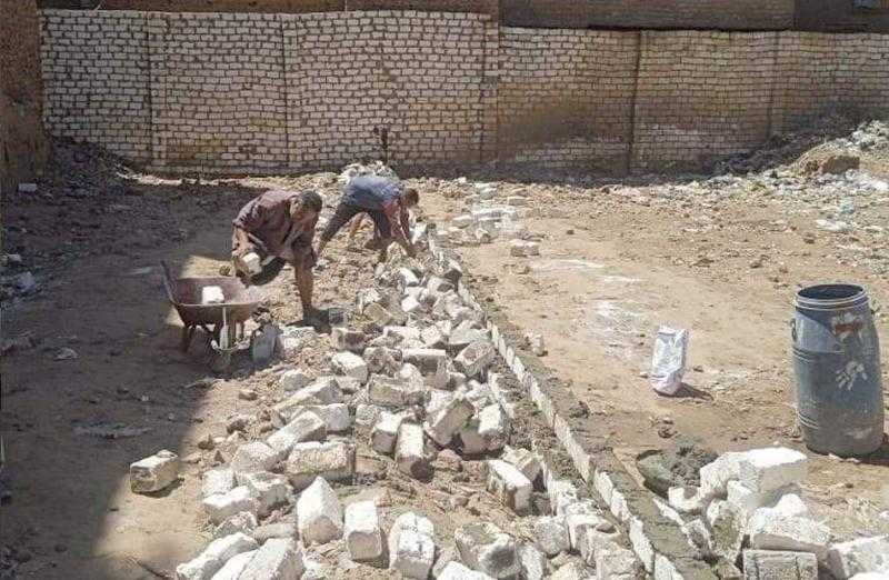 إزالة حالتي تعدٍ بالبناء المخالف في مركز جهينة بسوهاج