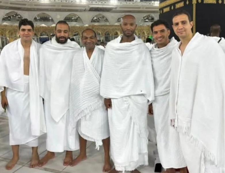 شيكابالا يؤدي مناسك العمرة قبل العودة إلى القاهرة