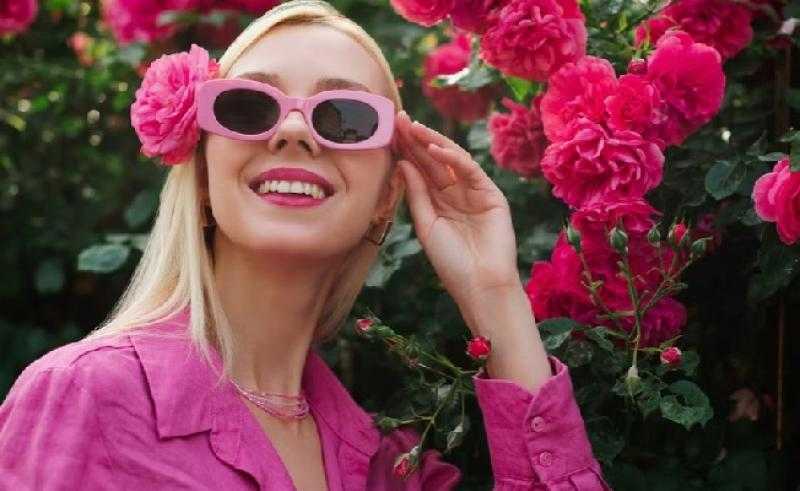 إطلالة”باربي”تكتسح عالم الموضة