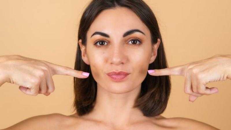 3 خطوات للتخلص من جفاف الشفايف