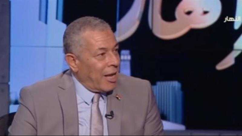 عمدة المصريين في باريس يفجر مفاجأة عن تحويلات العاملين في الخارج