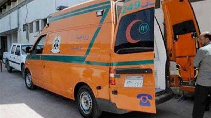 إصابة شخص صدمته سيارة خلال عبوره الطريق في أكتوبر