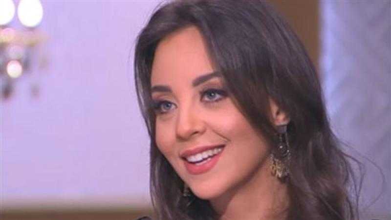مريم الخشت تحذر من شخص ينتحل شخصية والدتها عبر فيسبوك: بيطلب فلوس