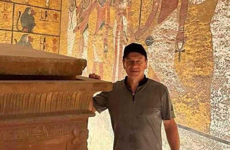 المدرب البرازيلي دونجا وأسرته يزورون المعالم الأثرية بالأقصر | صور