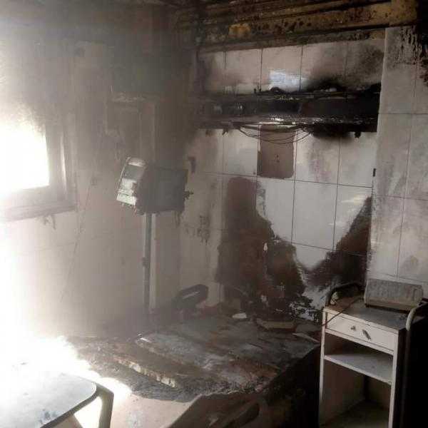 مدير طوارئ ”الأزهر” بدمياط يكشف أسباب حريق المستشفى وحجم الخسائر